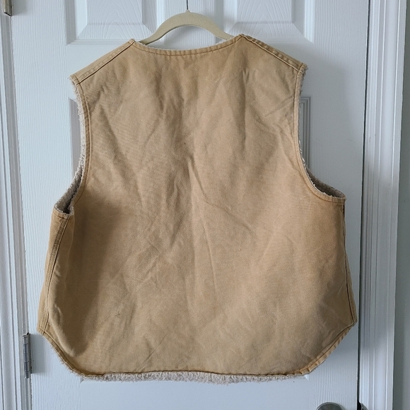 Carhartt Sherpa Lined Vest - Picture 2 of 11